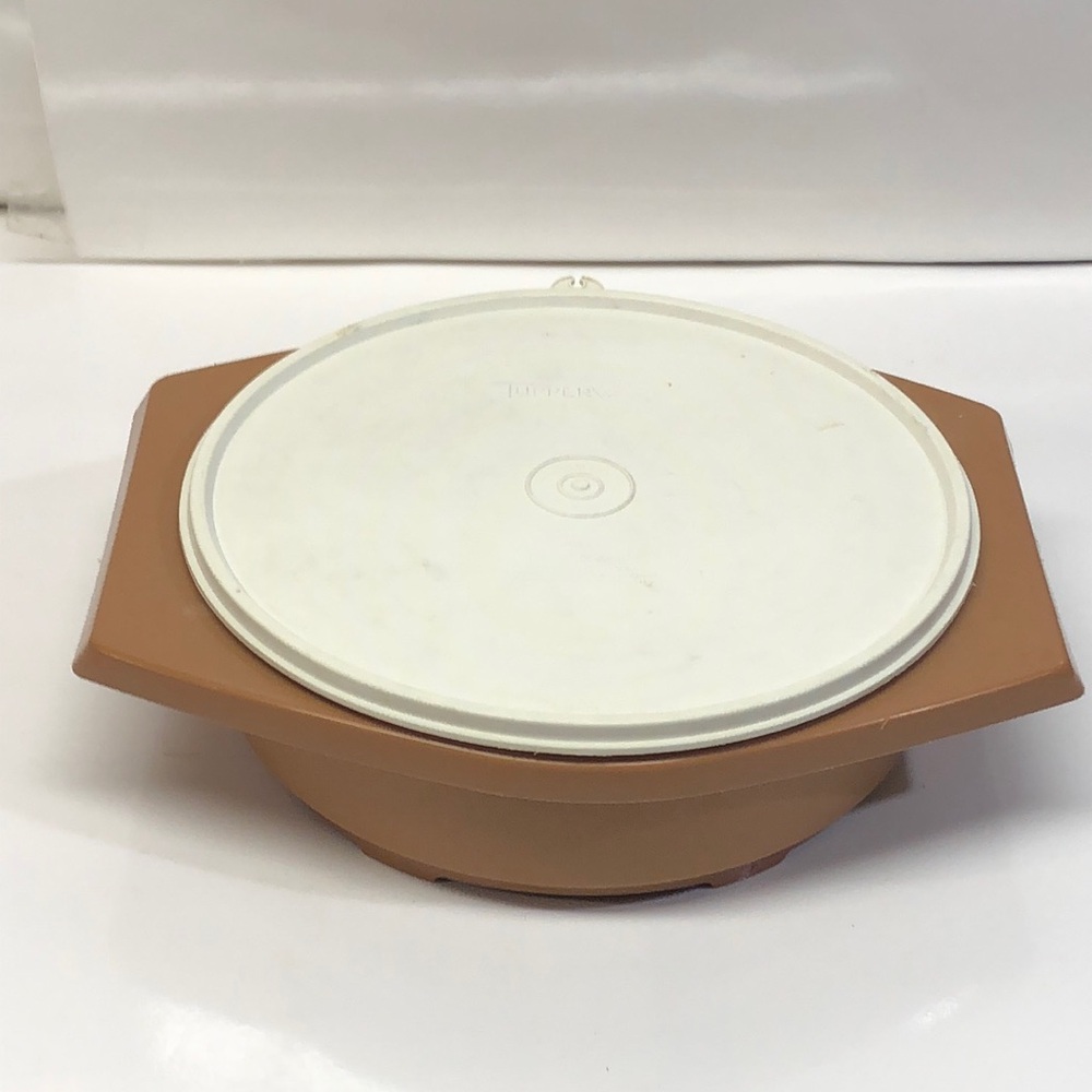 Tupperware Bowl: Brown with side handles with White Lid